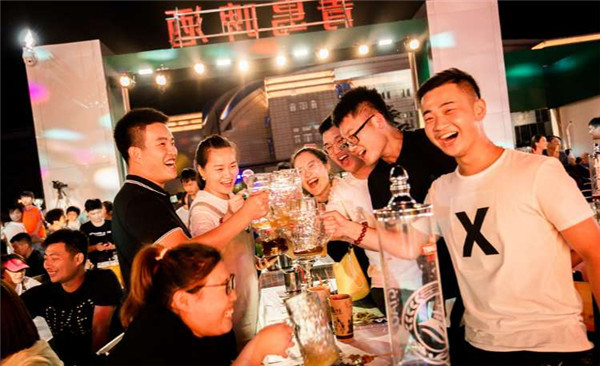 三十年，國(guó)際客廳見(jiàn)證啤酒節(jié)的嶗山故事