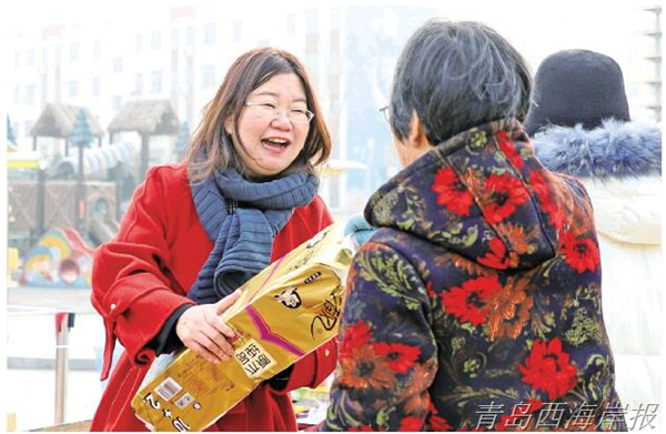 “最美新區(qū)人”候選人：隱珠街道石橋管區(qū)黨委副書記、主任，雙珠路社區(qū)黨委書記 張英
